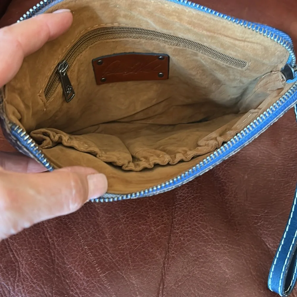 Patricia Nash Pouch - Picture 6 of 8